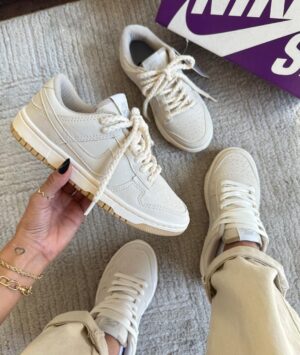 Tênis Nike Dunk Bege
