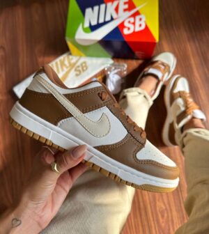 Tênis Nike dunk caramelo/bege