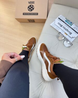 Tênis Vans Ultrarange Camurça